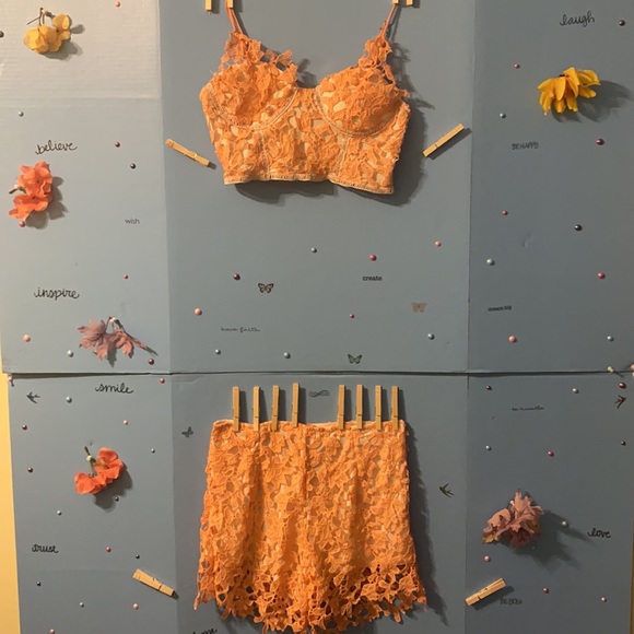 2pcs peach colored lace wear - Picture 4 of 10